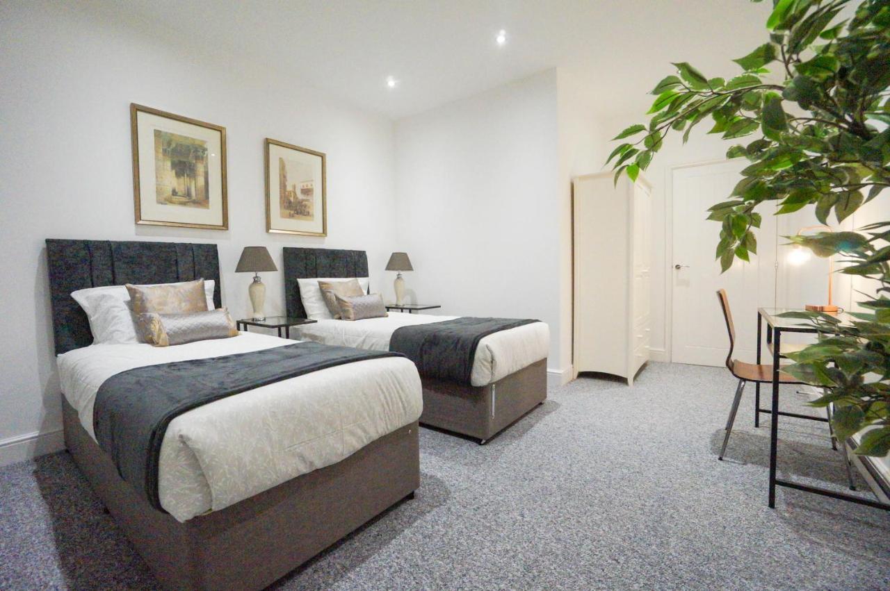 Premium Apartments Thatcham Broadway エクステリア 写真