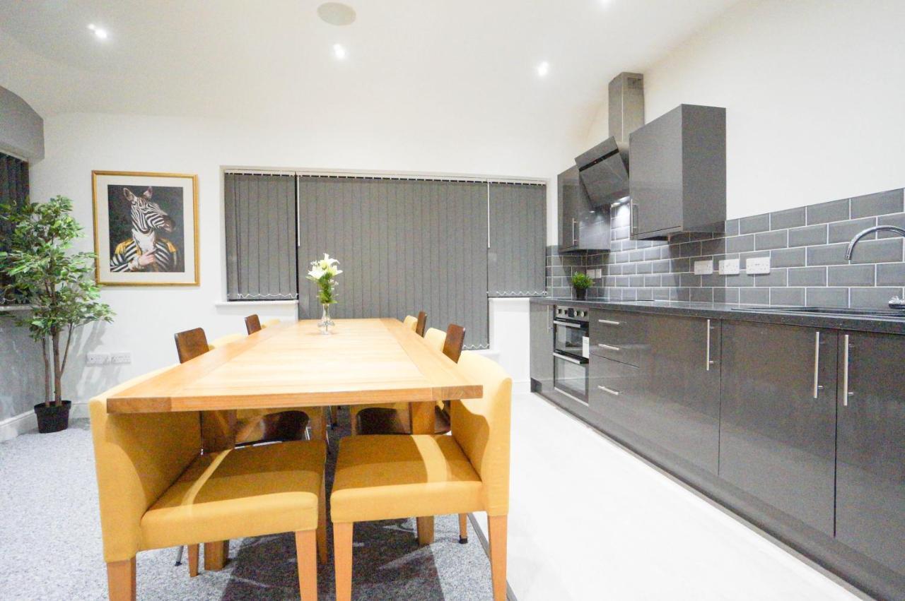 Premium Apartments Thatcham Broadway エクステリア 写真
