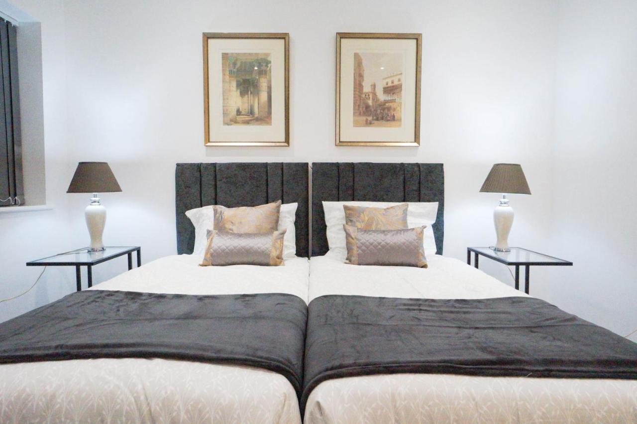 Premium Apartments Thatcham Broadway エクステリア 写真