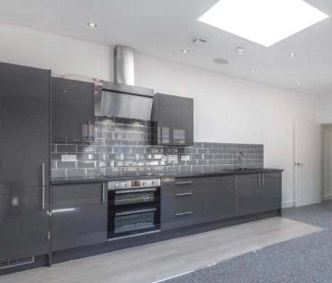 Premium Apartments Thatcham Broadway エクステリア 写真