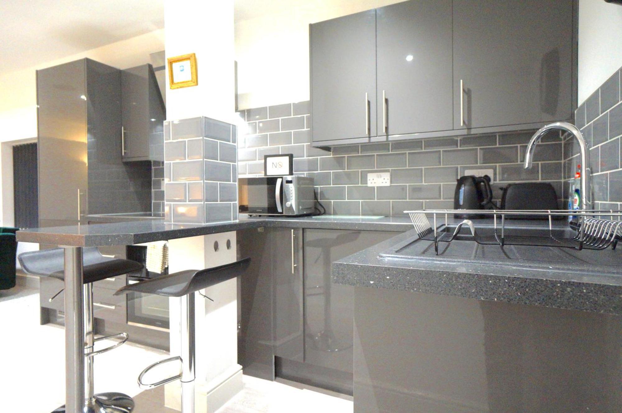 Premium Apartments Thatcham Broadway エクステリア 写真